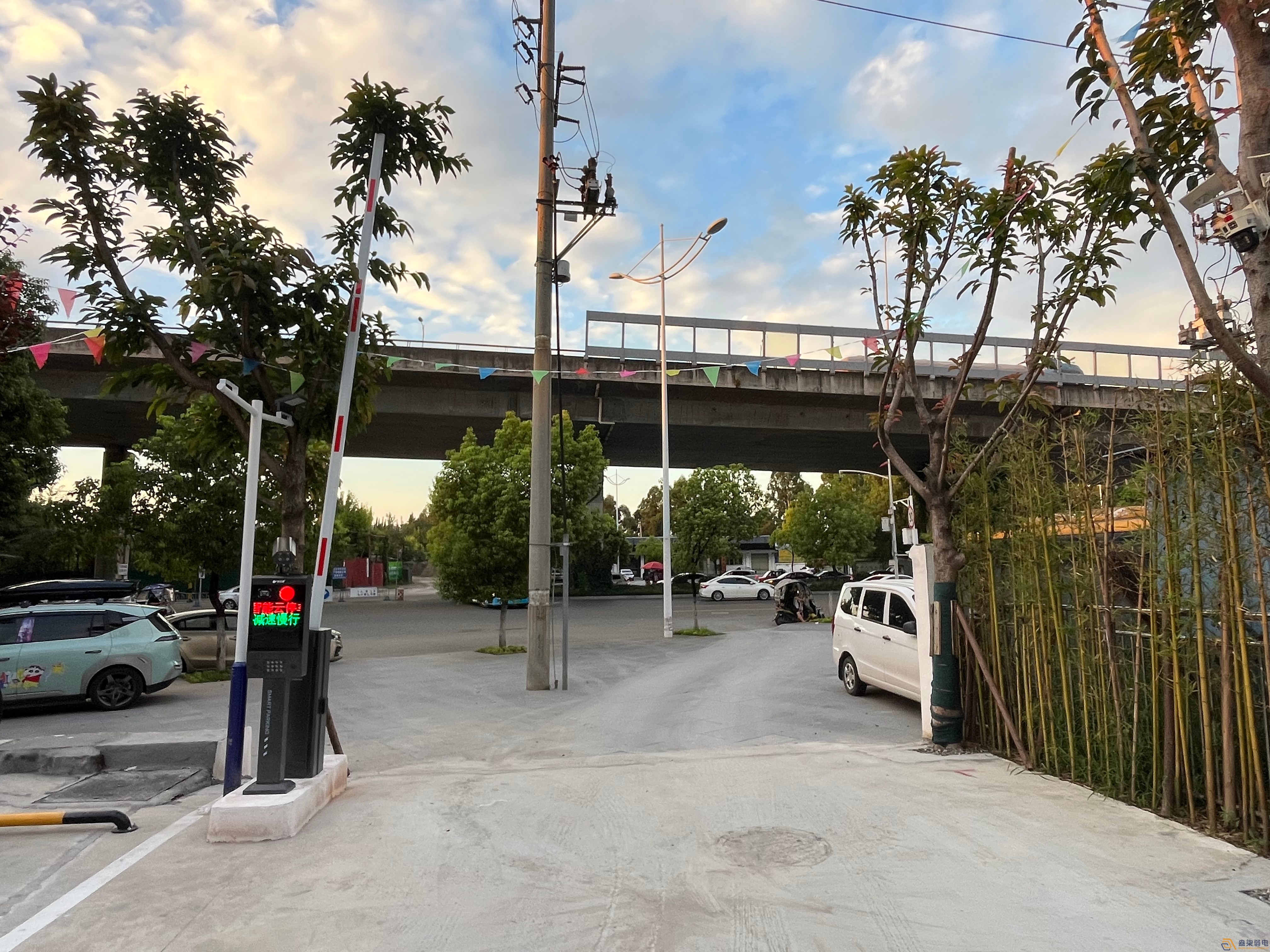 四川德陽(yáng)北火車站蔚維充電站監(jiān)控安裝項(xiàng)目